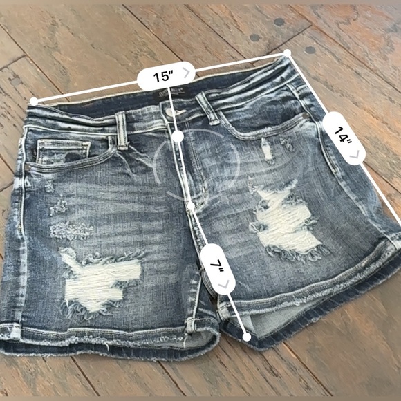 Judy Blue Jean Shorts Distressed Size Large - Picture 3 of 5